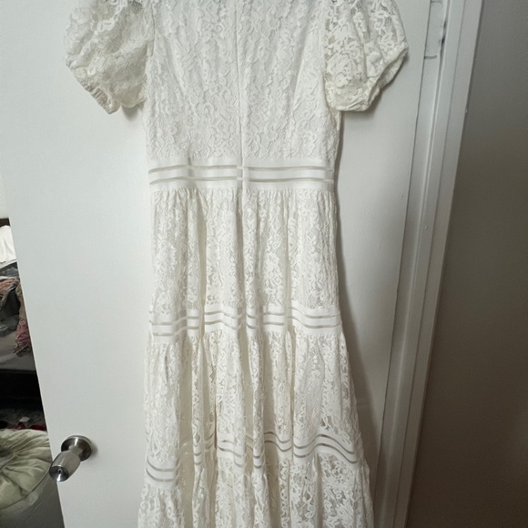 White lace dress - Picture 4 of 7